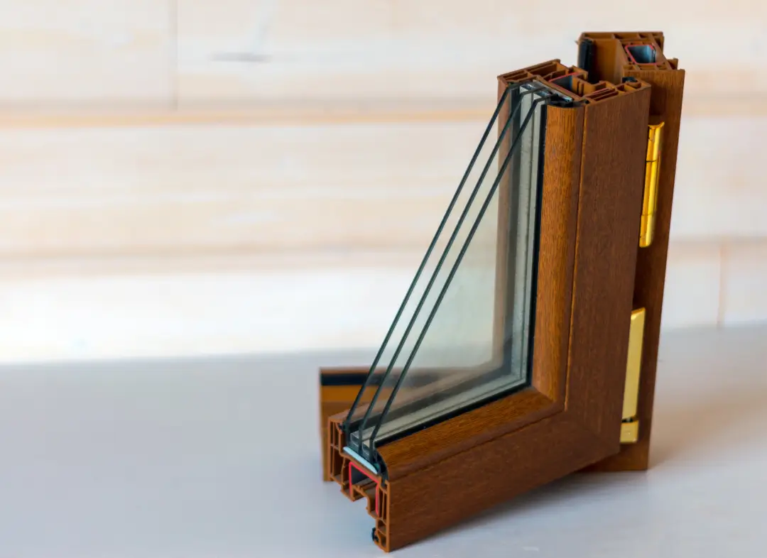 Installation de fenêtre en bois sur mesure Sandillon